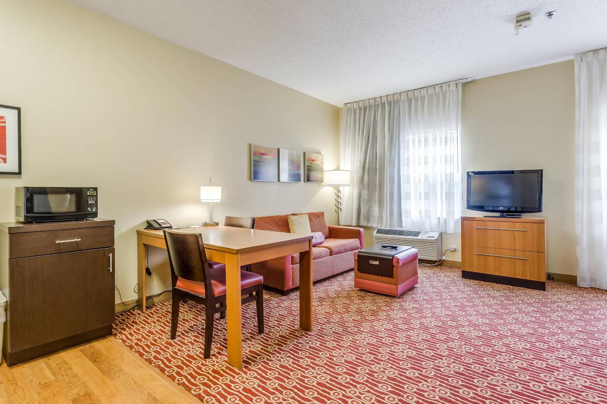 Towneplace Suites By Marriott Dallas Бедфорд Экстерьер фото